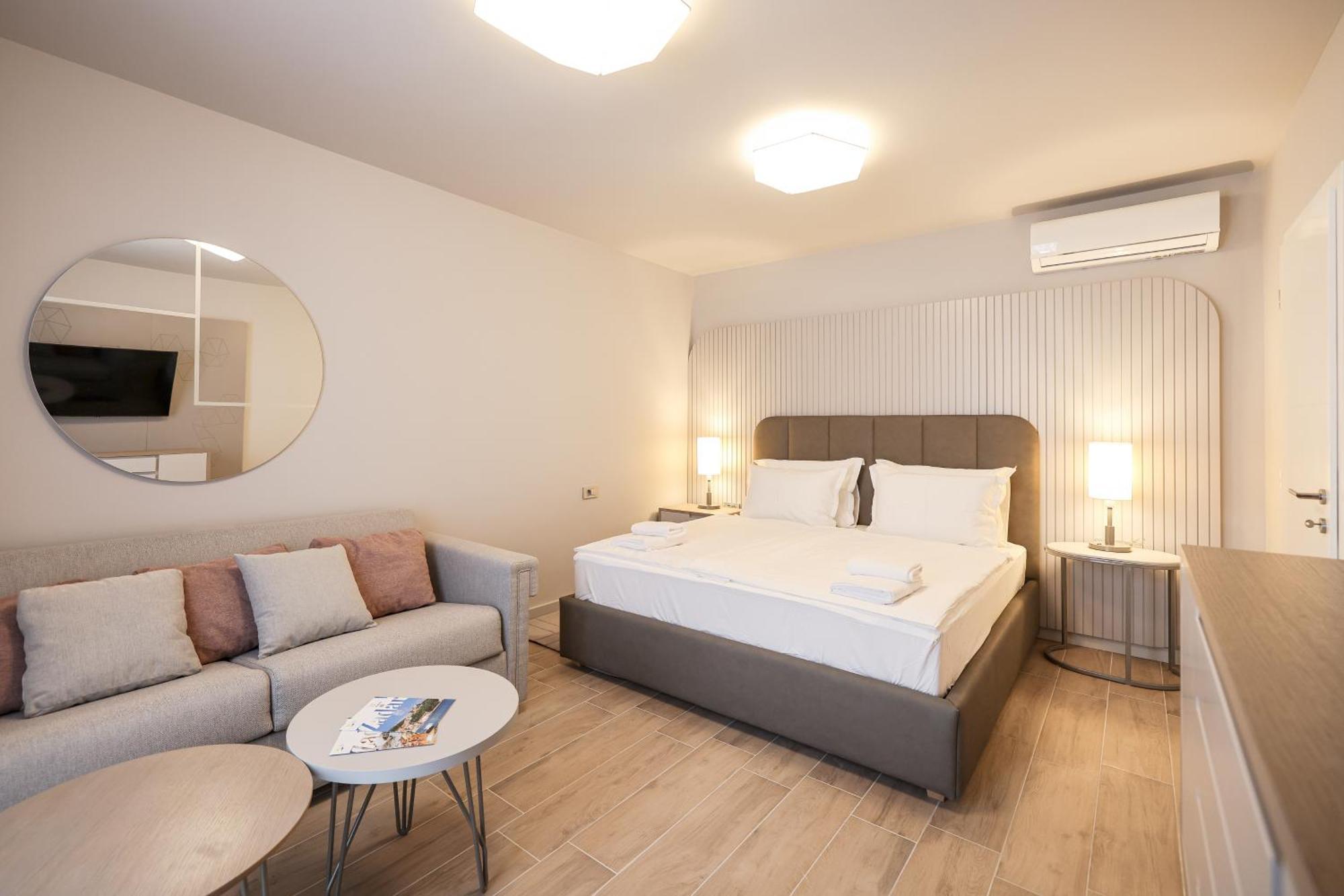 Arsenal Lofts Apartmán *
