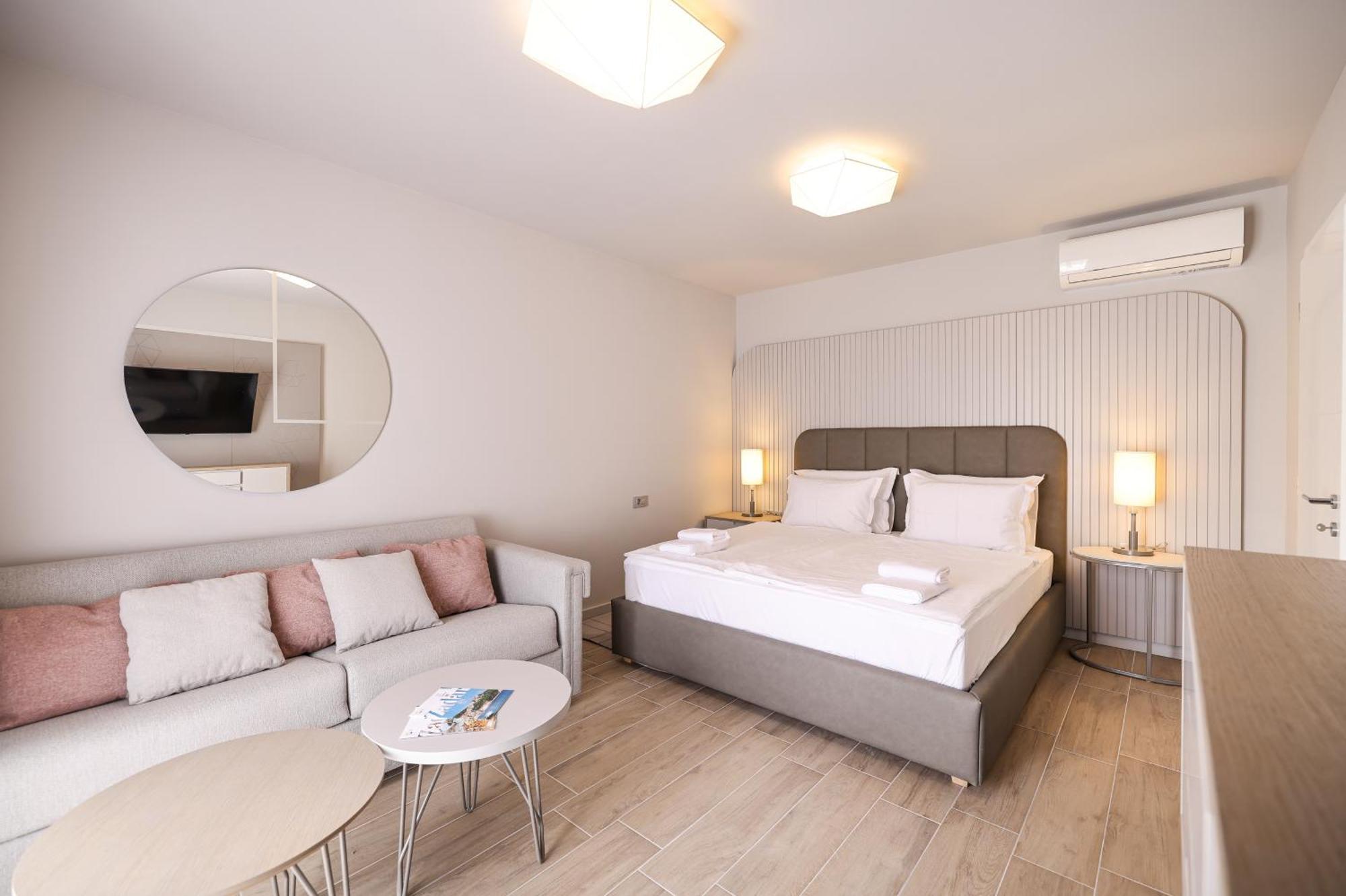 Arsenal Lofts Apartment *